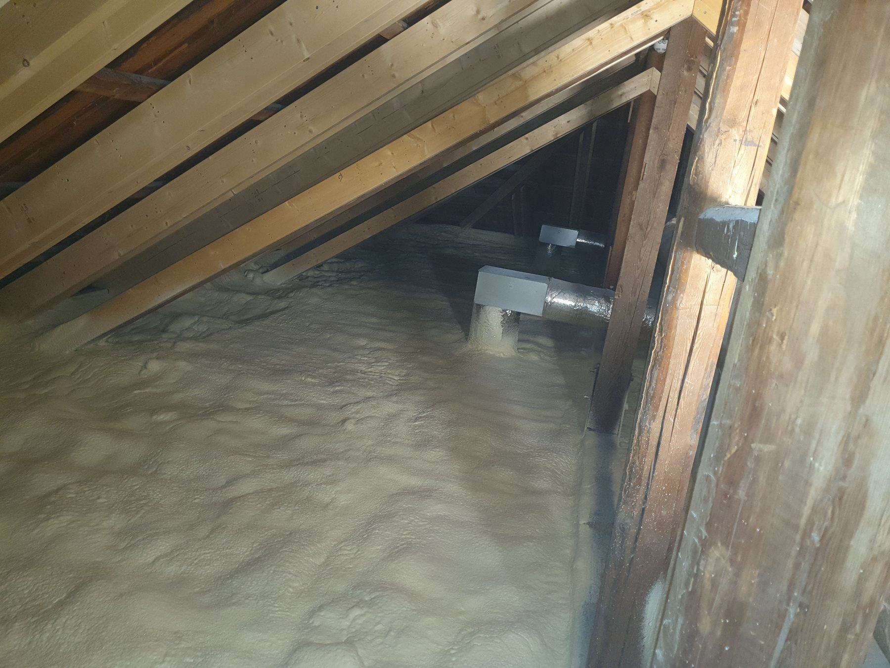 Sottotetto con solaio isolato in poliuretano a spruzzo